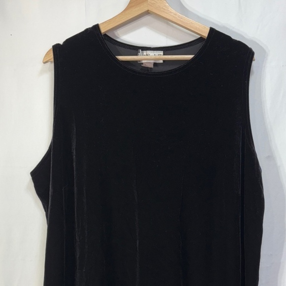 🦀 Ronni Nicole stretch velvet Elegant Black Sleeveless Midi Dress